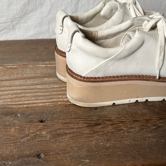 Dolce Vita Cream and Tan Platform Sneakers - Picture 5 of 5